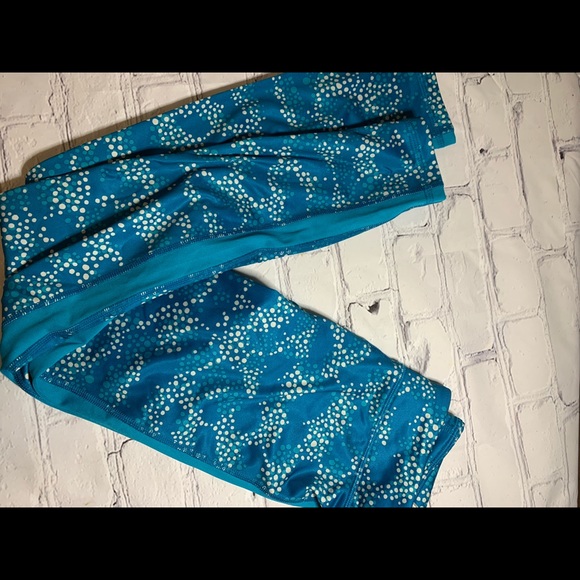 Girls youth size medium athletic pieces - Picture 3 of 7